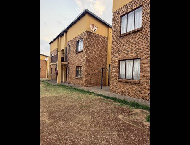 2 BEDROOM APARTMENT FOR SALE IN DAWN PARK